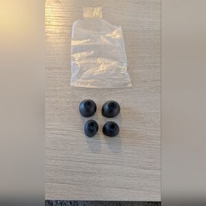 Black Earbud Tips Set